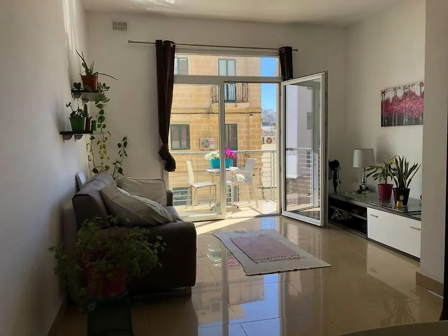 Апартаменты Well Located 2 Bedroom Flat In St.Julians Сент Джулианс Мальта