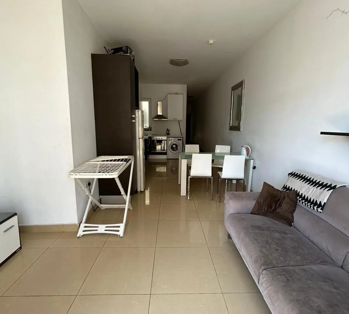 Well Located 2 Bedroom Flat In St.Julians Сент Джулианс Апартаменты